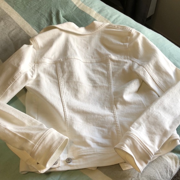 BNWOT White Jean Jacket by Old Navy! - Picture 4 of 4